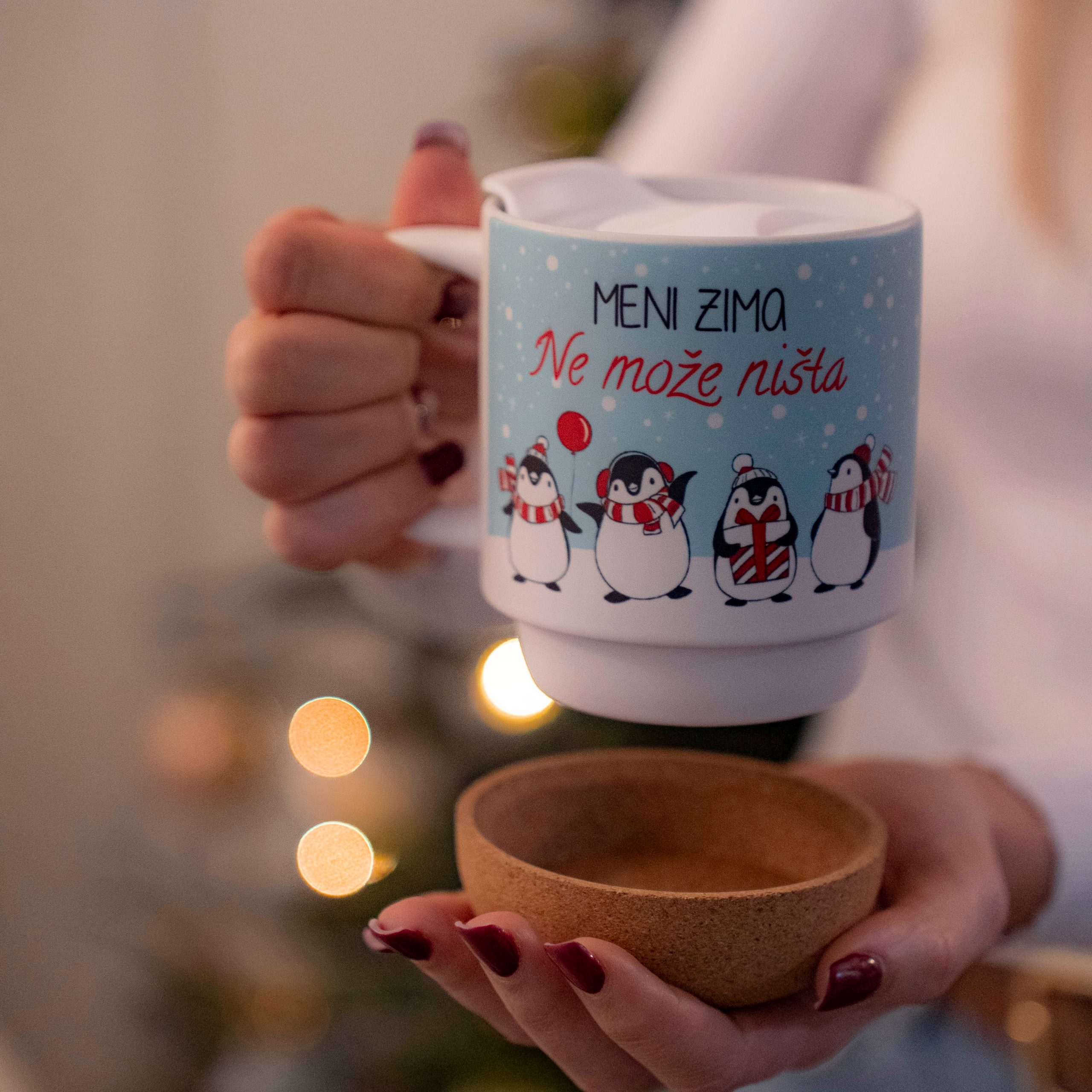 Zimska šolja sa pingvinima