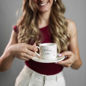 Solja sa tacnom sa crvenim srcima za baku