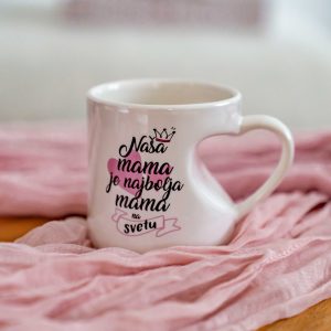Solja sa ruckom srce i natpisom za mamu