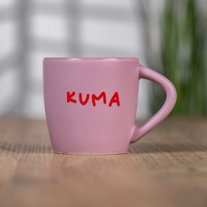 Roze šolja sa natpisom za kumu