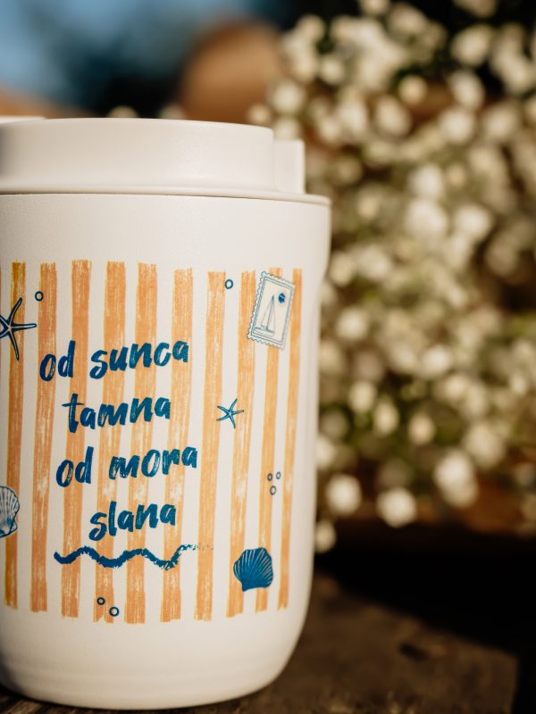 Od sunca tamna, od mora slana